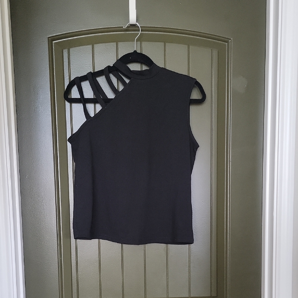 Black Sleeveless Top